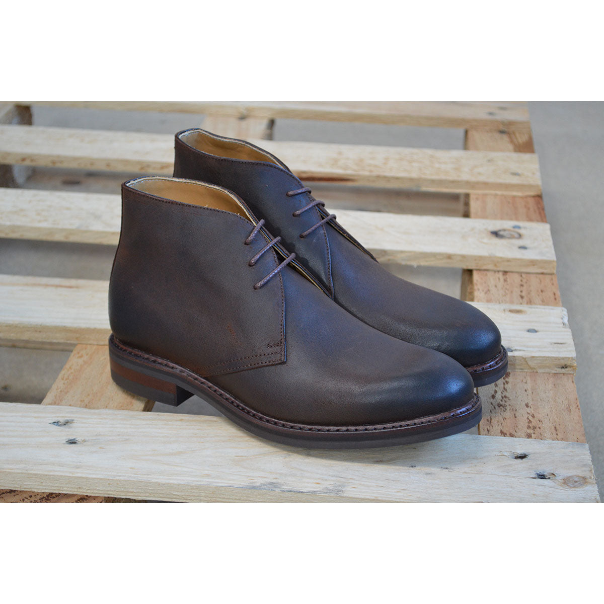 Berwick 1707 Chukka Boot (320) - Waxy Commander Snuff â A Fine Pair of Shoes
