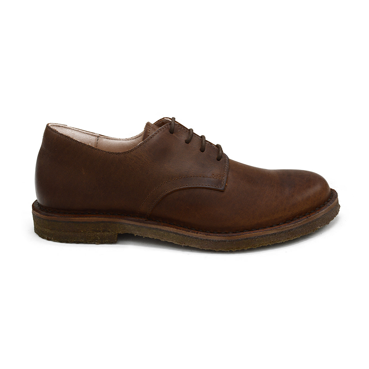 A dark chestnut brown Astorflex Redflex derby shoe made of nubuck leather, featuring a natural crepe rubber sole.