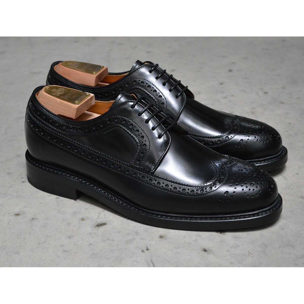 Berwick 1707 Long Wing Brogue (3681) Black – A Fine Pair of Shoes