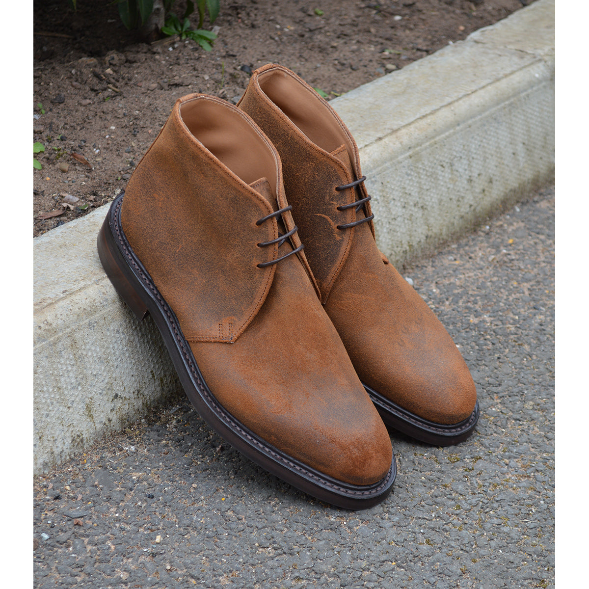 Loake deals kempton chukka