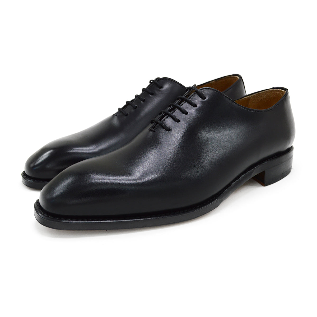 A Berwick 1707 black leather Oxford shoe with a wholecut design and lace-up closure